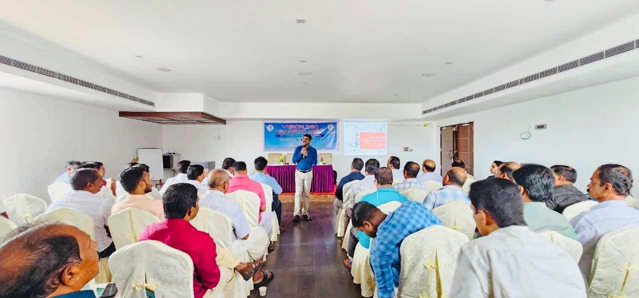 subhash-babu-with-satheeshkumar-style-spa-vice-president